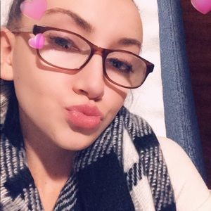 Meet your Posher, Vanessa